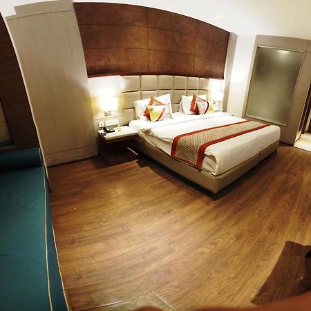 Lemonwood Suites By F9 Hotels - Trivoli Garden Chhatarpur Нью-Дели Экстерьер фото