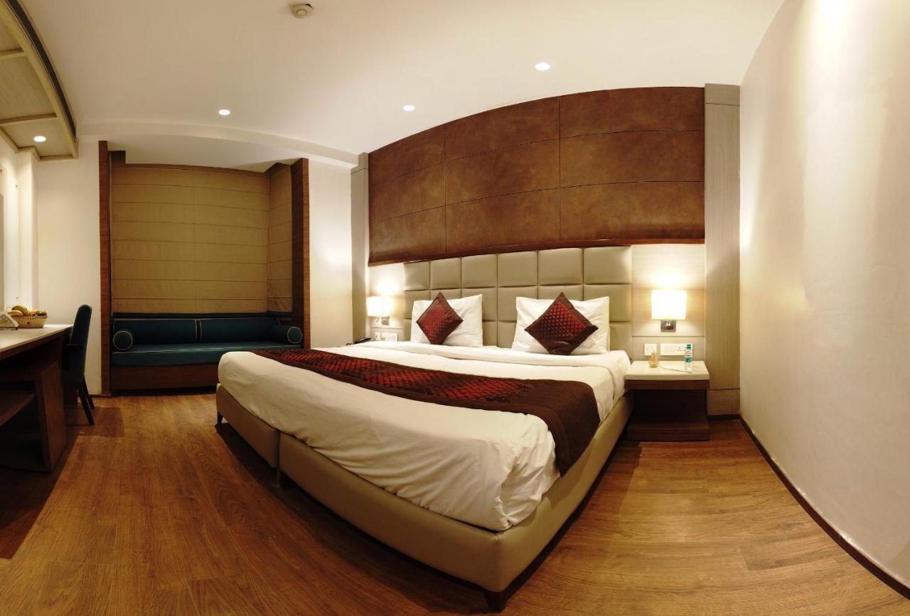 Lemonwood Suites By F9 Hotels - Trivoli Garden Chhatarpur Нью-Дели Экстерьер фото