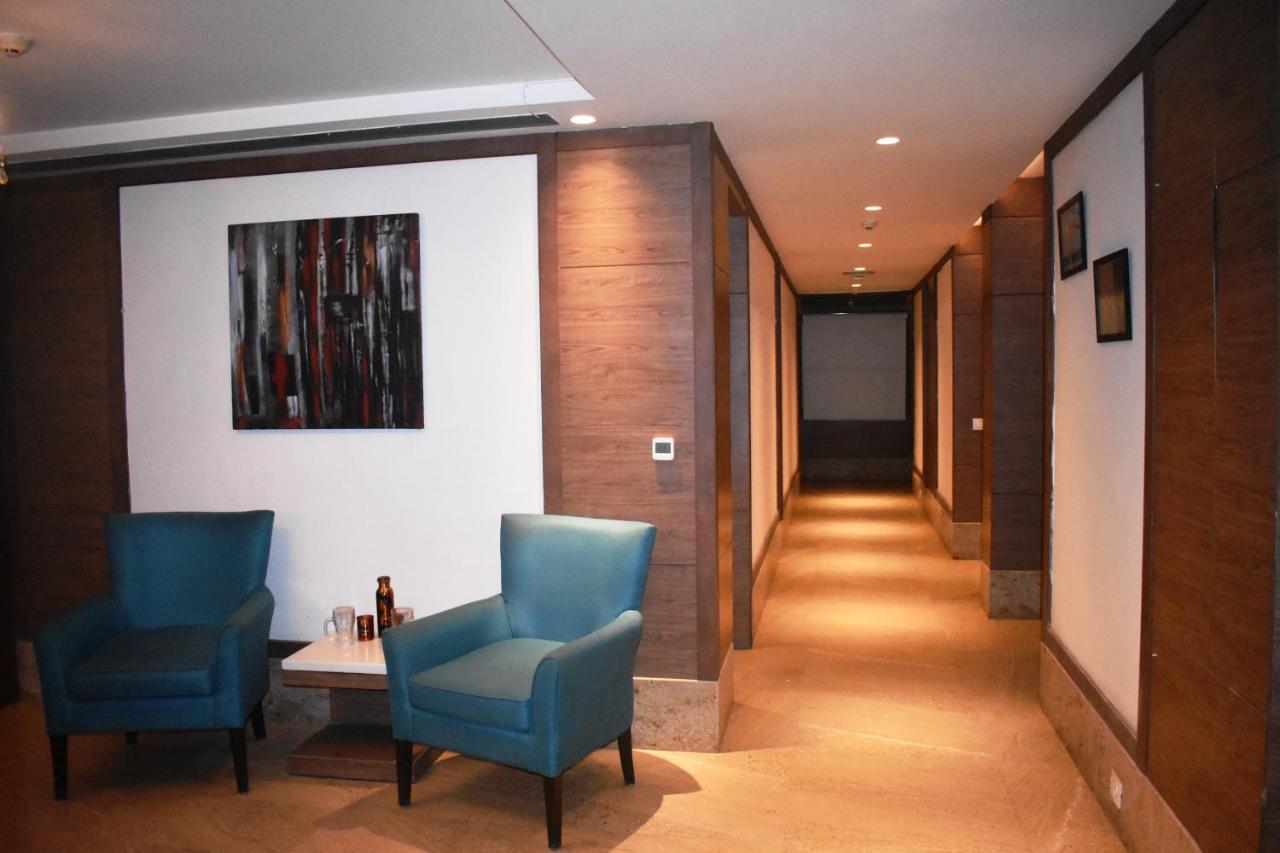 Lemonwood Suites By F9 Hotels - Trivoli Garden Chhatarpur Нью-Дели Экстерьер фото
