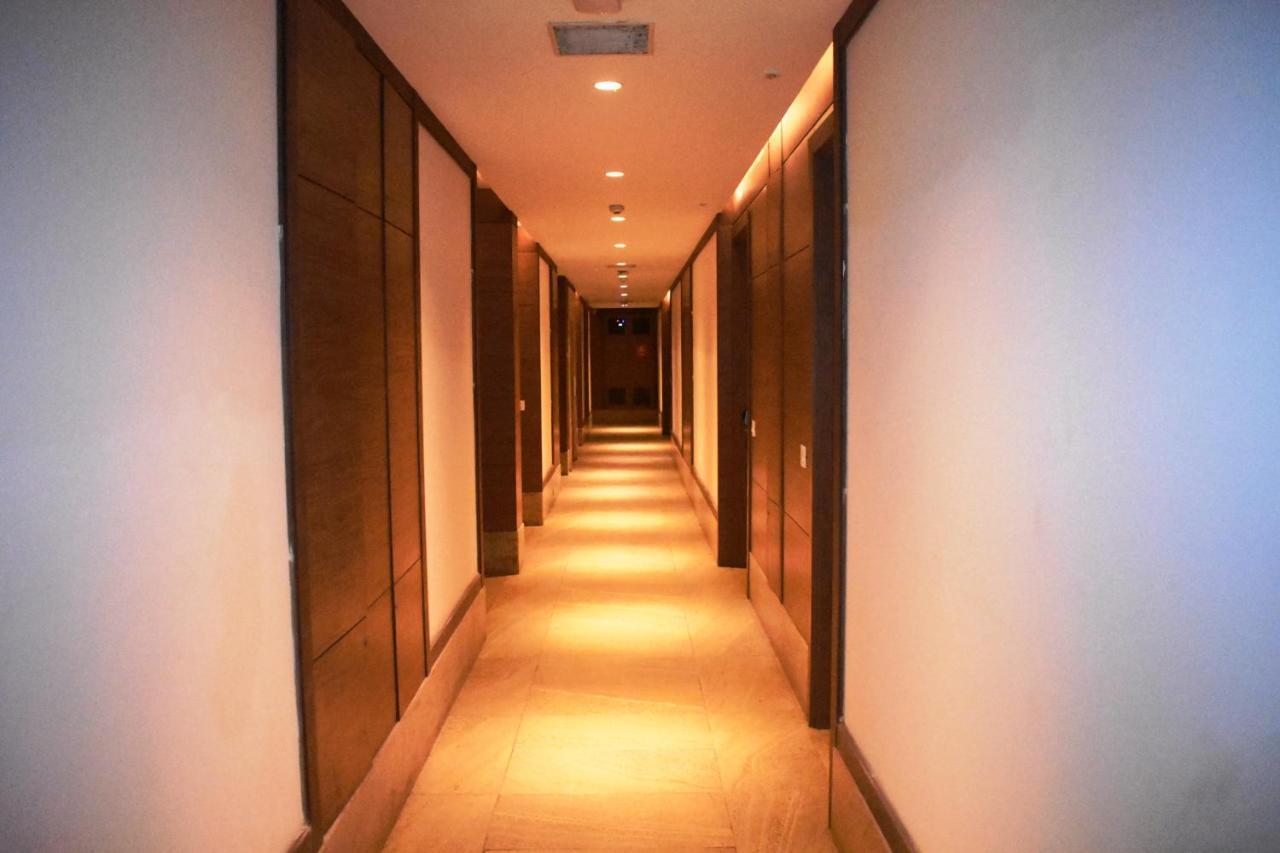 Lemonwood Suites By F9 Hotels - Trivoli Garden Chhatarpur Нью-Дели Экстерьер фото