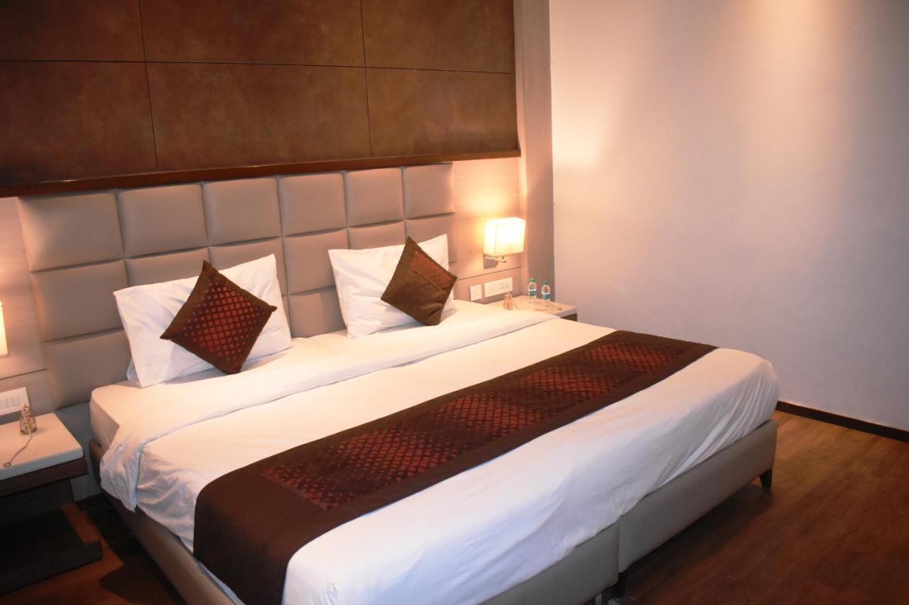 Lemonwood Suites By F9 Hotels - Trivoli Garden Chhatarpur Нью-Дели Экстерьер фото