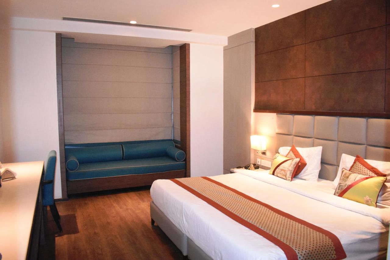 Lemonwood Suites By F9 Hotels - Trivoli Garden Chhatarpur Нью-Дели Экстерьер фото
