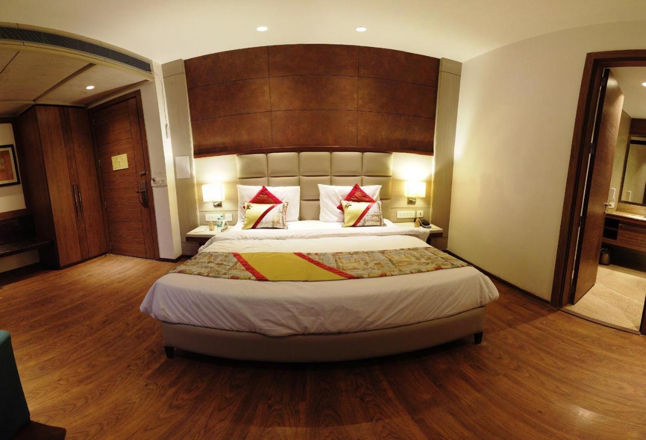 Lemonwood Suites By F9 Hotels - Trivoli Garden Chhatarpur Нью-Дели Экстерьер фото