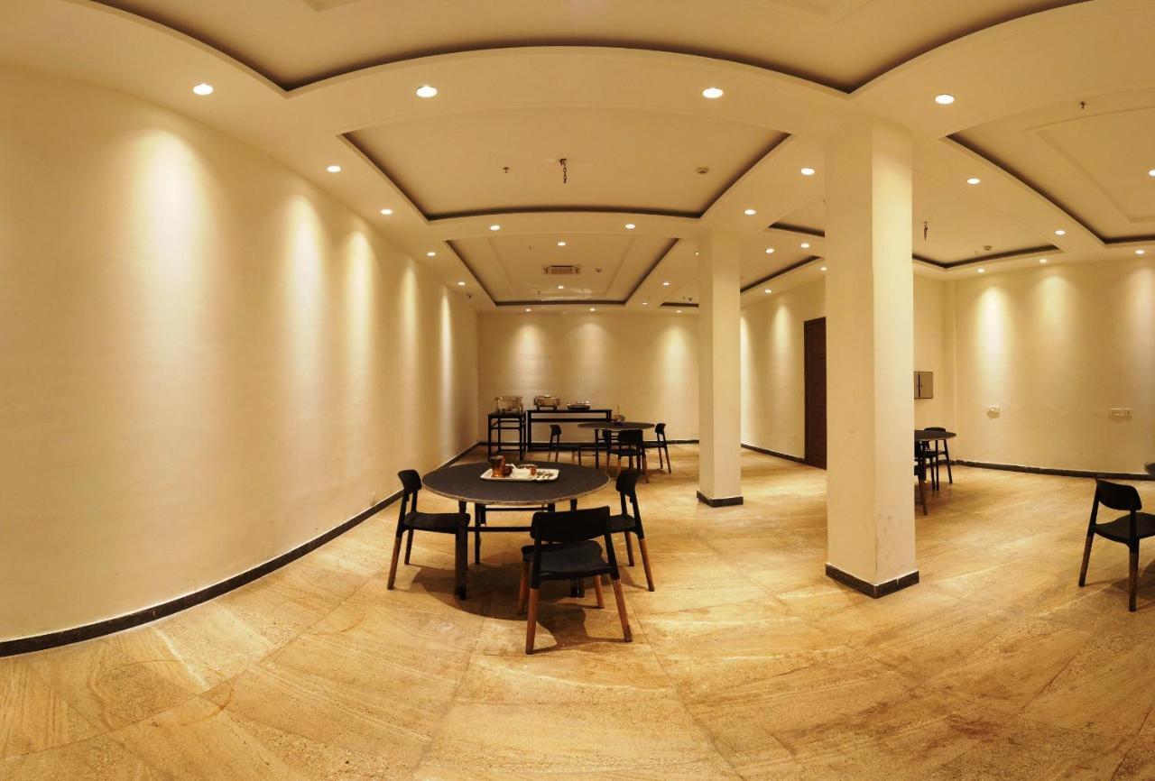 Lemonwood Suites By F9 Hotels - Trivoli Garden Chhatarpur Нью-Дели Экстерьер фото