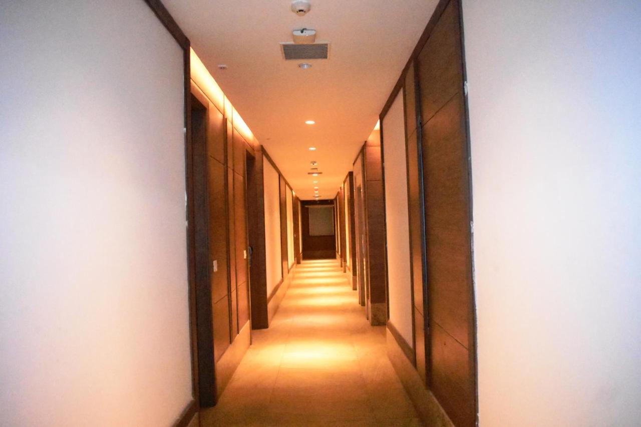 Lemonwood Suites By F9 Hotels - Trivoli Garden Chhatarpur Нью-Дели Экстерьер фото