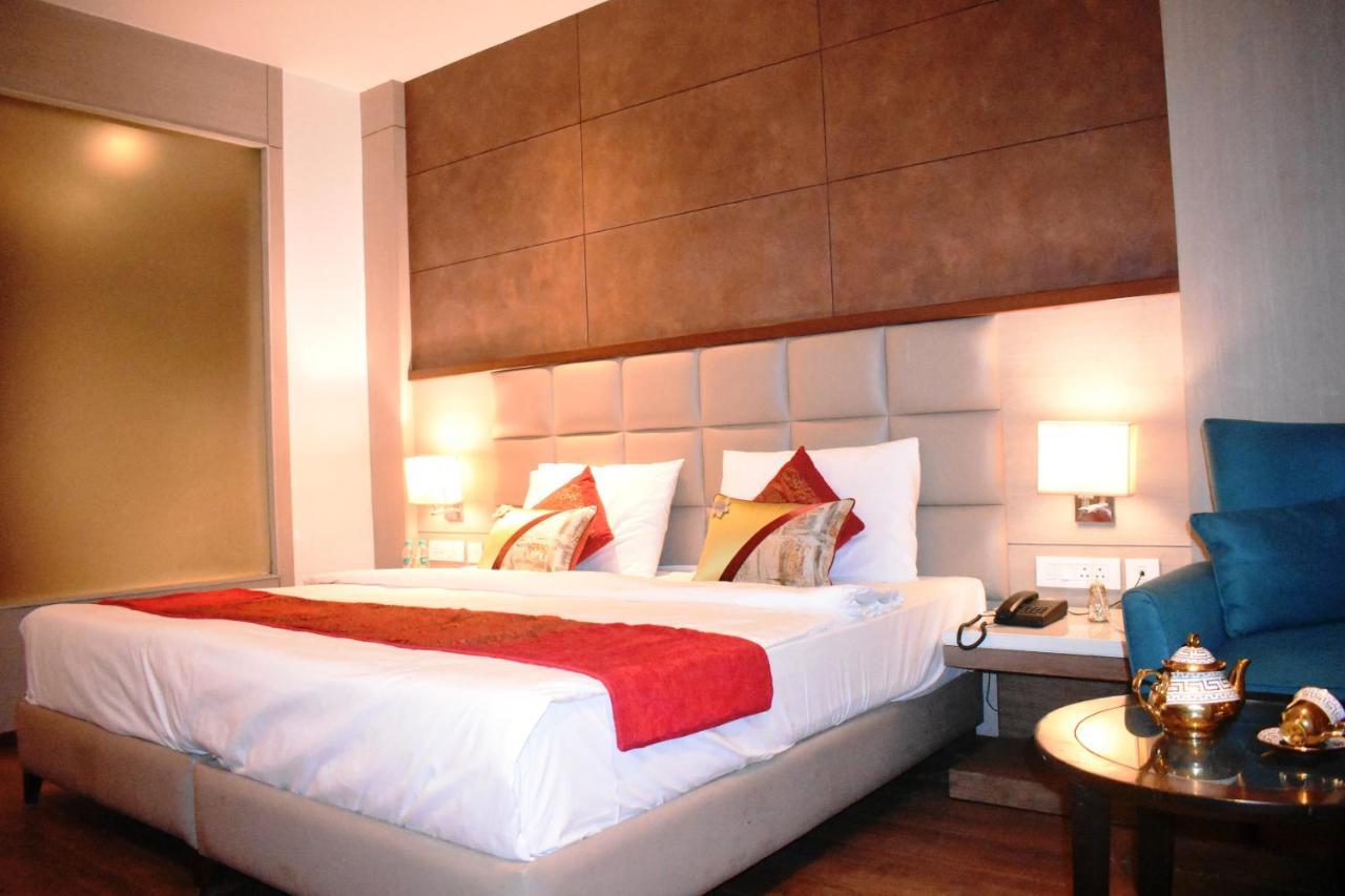 Lemonwood Suites By F9 Hotels - Trivoli Garden Chhatarpur Нью-Дели Экстерьер фото