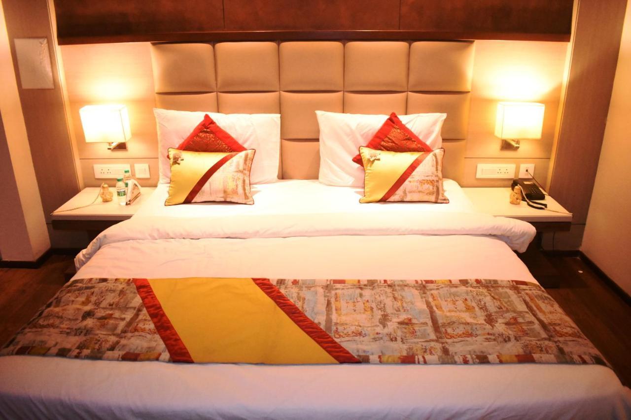 Lemonwood Suites By F9 Hotels - Trivoli Garden Chhatarpur Нью-Дели Экстерьер фото
