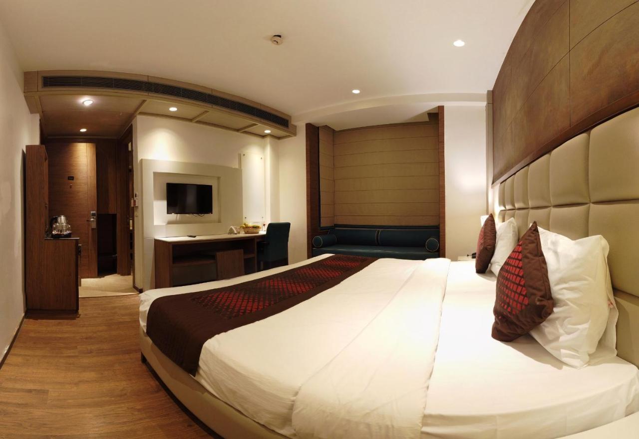 Lemonwood Suites By F9 Hotels - Trivoli Garden Chhatarpur Нью-Дели Экстерьер фото