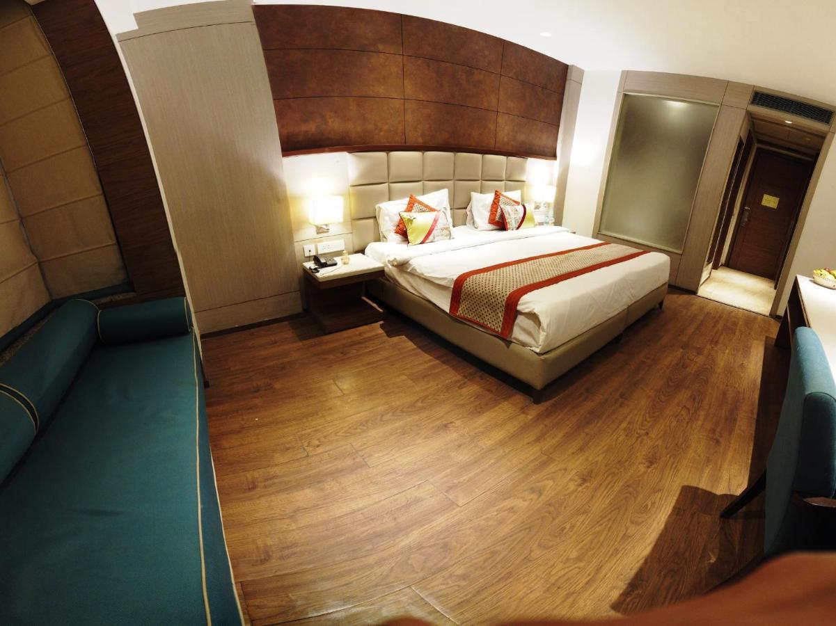 Lemonwood Suites By F9 Hotels - Trivoli Garden Chhatarpur Нью-Дели Экстерьер фото