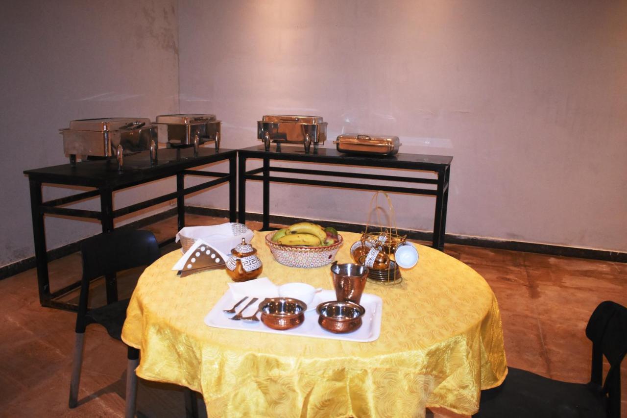 Lemonwood Suites By F9 Hotels - Trivoli Garden Chhatarpur Нью-Дели Экстерьер фото