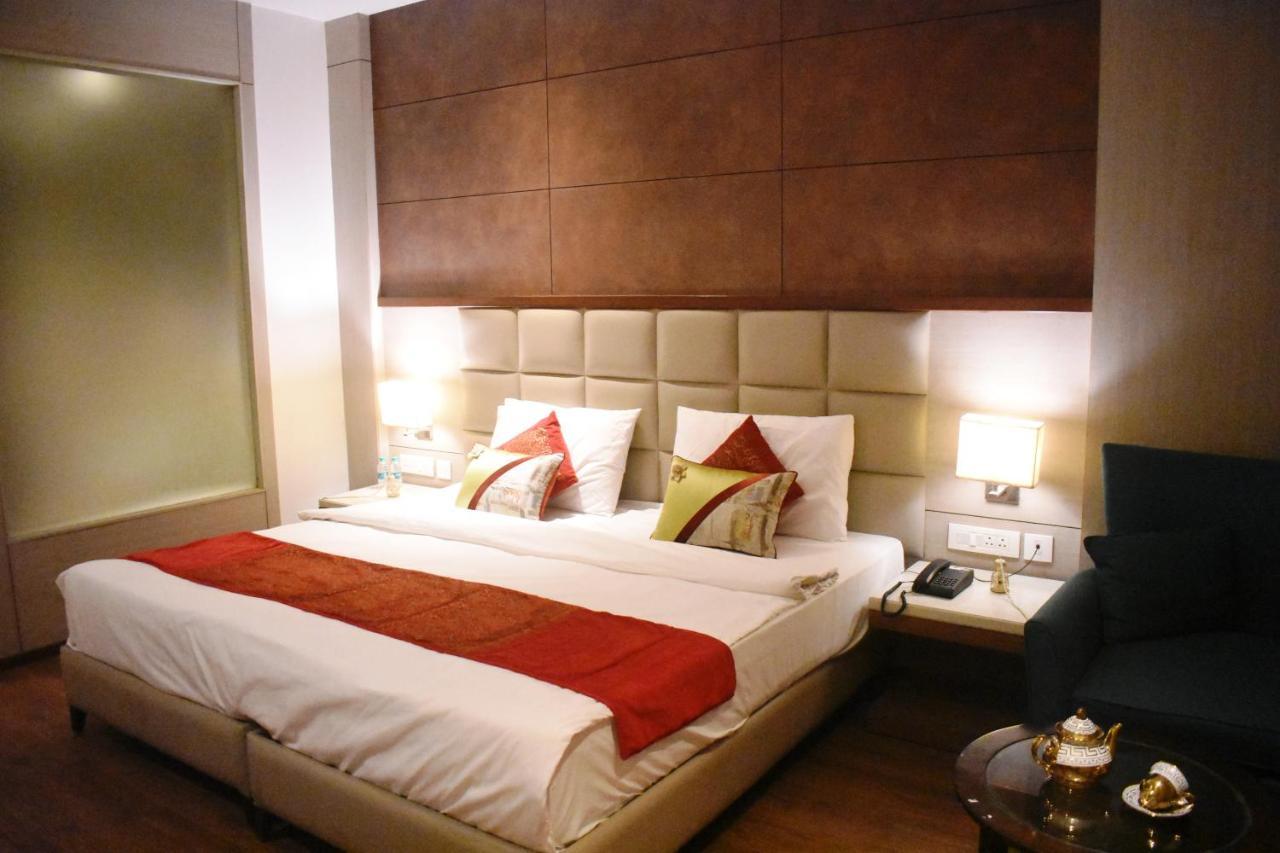 Lemonwood Suites By F9 Hotels - Trivoli Garden Chhatarpur Нью-Дели Экстерьер фото