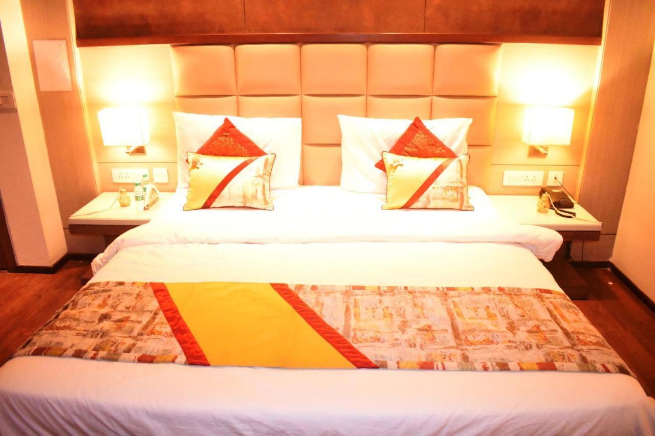 Lemonwood Suites By F9 Hotels - Trivoli Garden Chhatarpur Нью-Дели Экстерьер фото