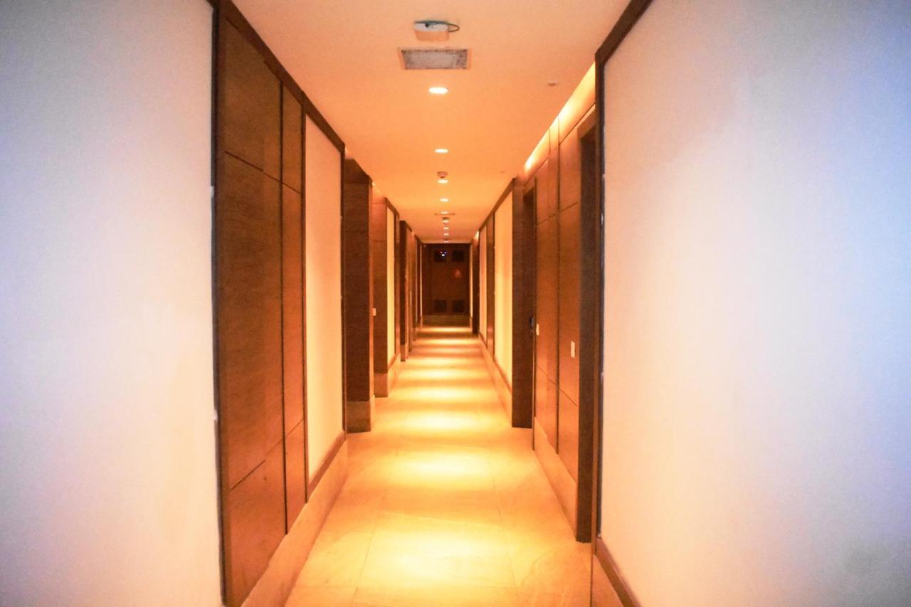 Lemonwood Suites By F9 Hotels - Trivoli Garden Chhatarpur Нью-Дели Экстерьер фото
