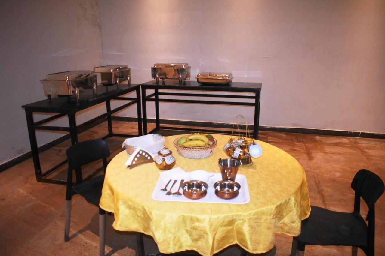 Lemonwood Suites By F9 Hotels - Trivoli Garden Chhatarpur Нью-Дели Экстерьер фото