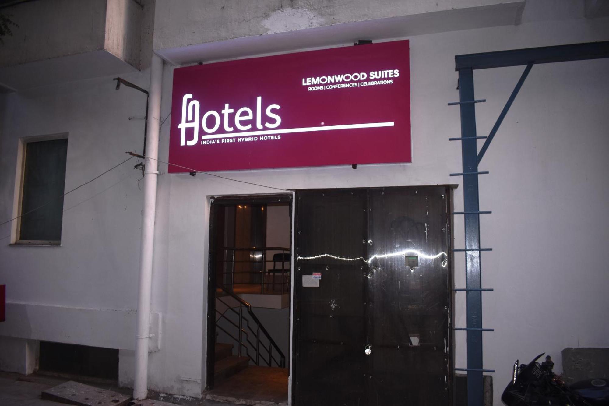 Lemonwood Suites By F9 Hotels - Trivoli Garden Chhatarpur Нью-Дели Экстерьер фото