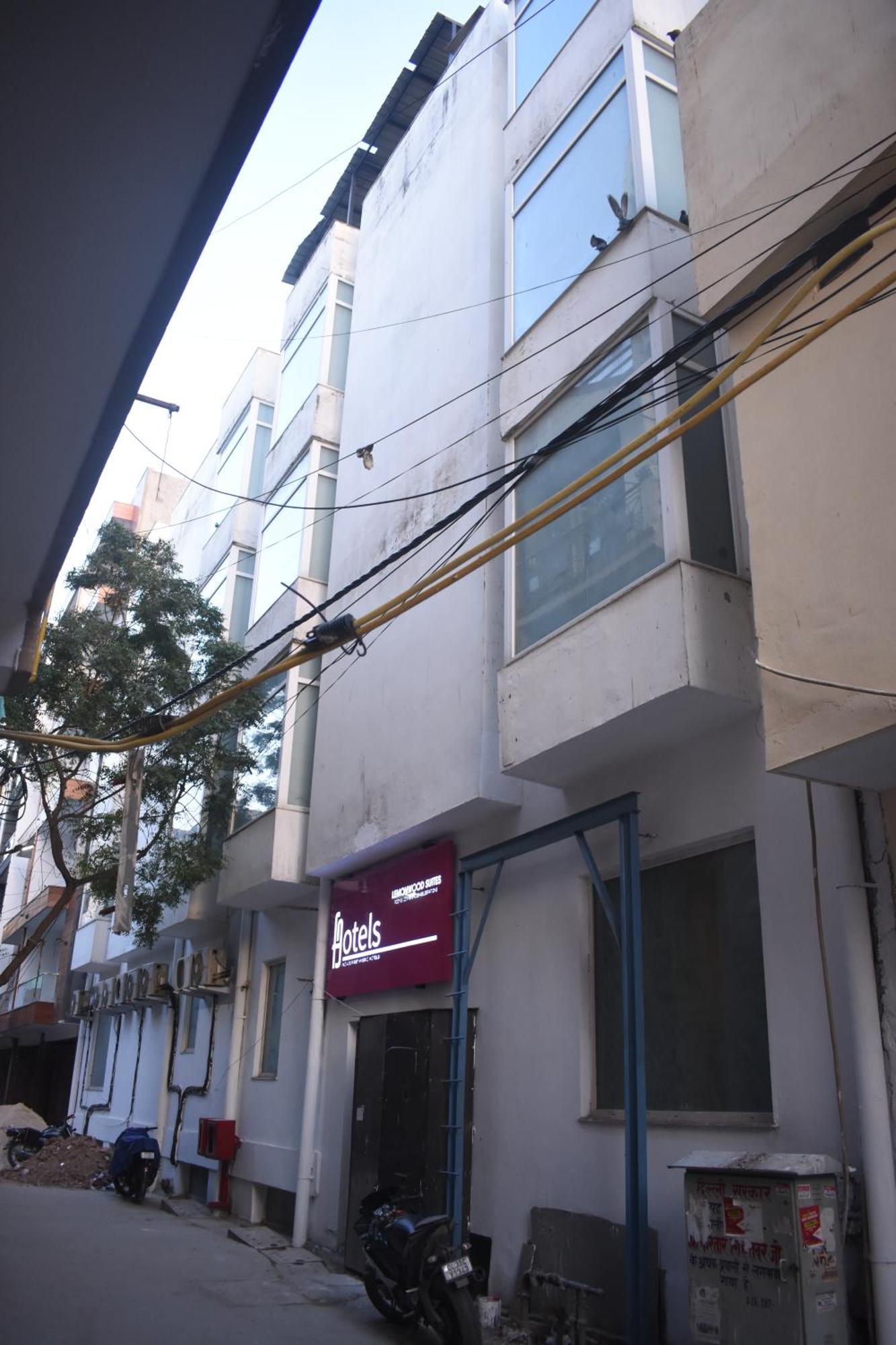 Lemonwood Suites By F9 Hotels - Trivoli Garden Chhatarpur Нью-Дели Экстерьер фото